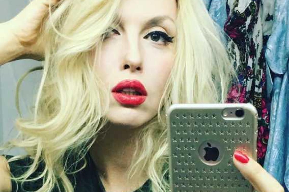 Оля Полякова похвасталась приобретенным автомобилем класса "люкс"