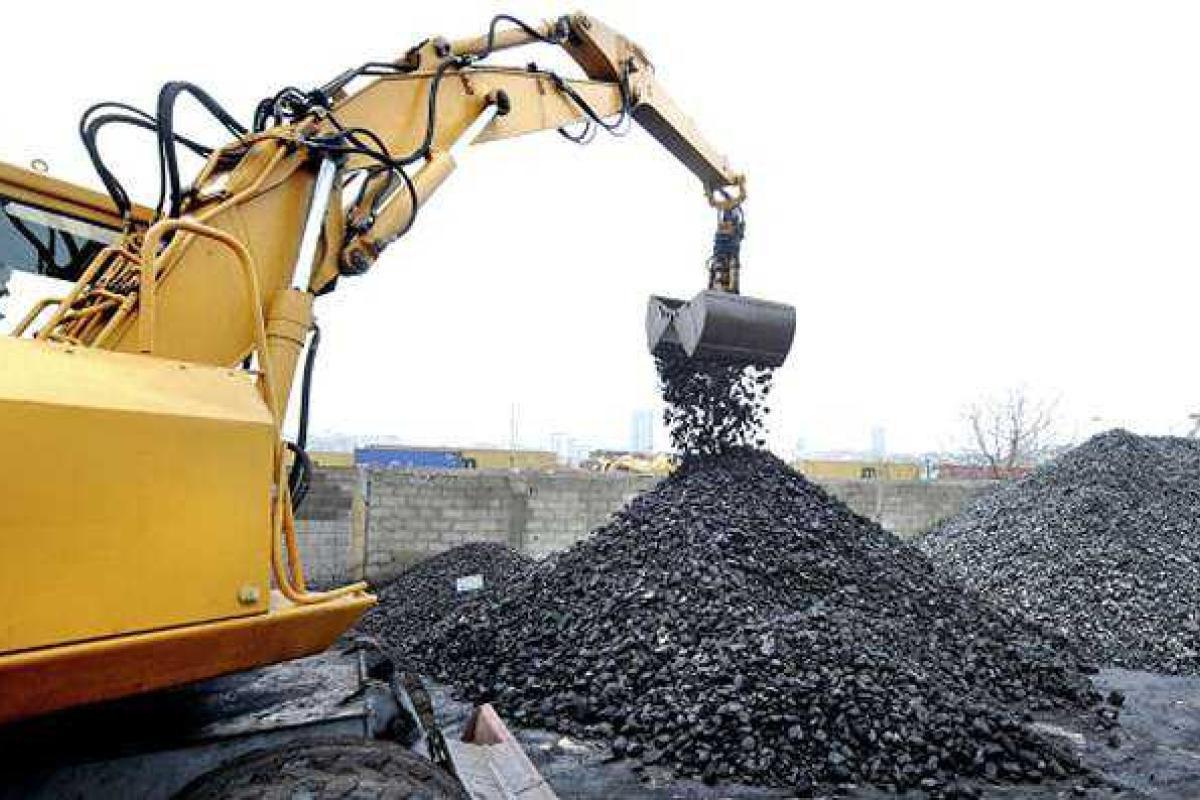 СММ зафиксировала, как с Донбасса 59 тяжелых грузовиков с углем направлялись в Россию СММ зафиксировала, как с Донбасса 59 тяжелых грузовиков с углем направлялись в Россию