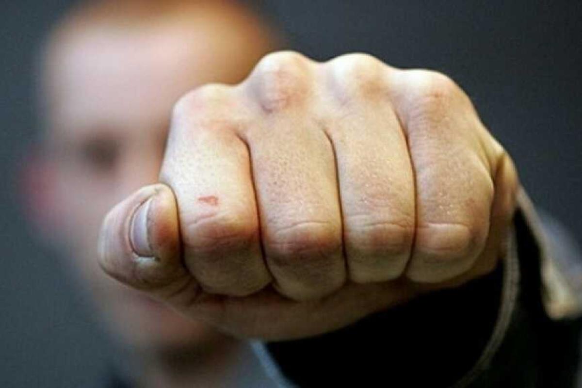 В Киеве несовершеннолетние жестоко избили и ограбили мужчину В Киеве несовершеннолетние жестоко избили и ограбили мужчину