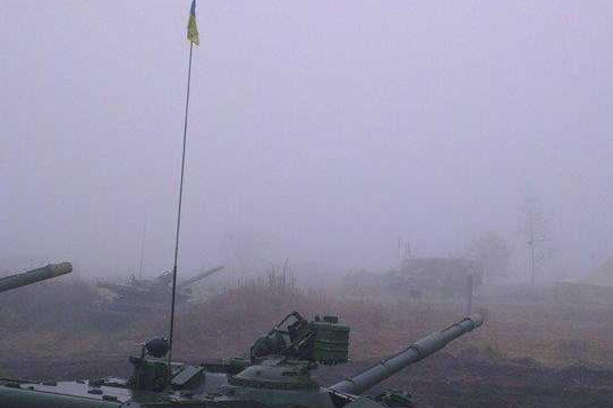 Украинские позиции от обстрелов боевиков "ДНР" спас туман Украинские позиции от обстрелов боевиков "ДНР" спас туман