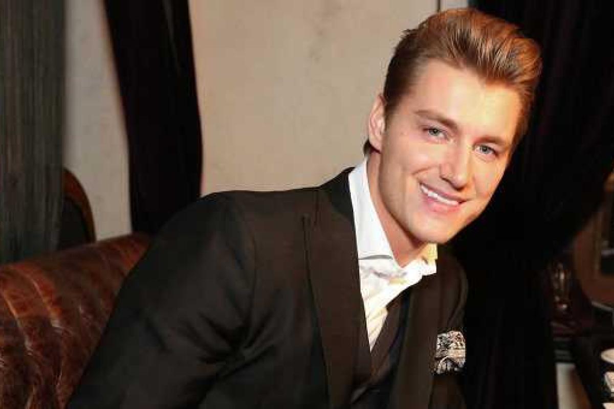 Стало известно, кто станет следующим героем романтического шоу "Холостяк" Стало известно, кто станет следующим героем романтического шоу "Холостяк"