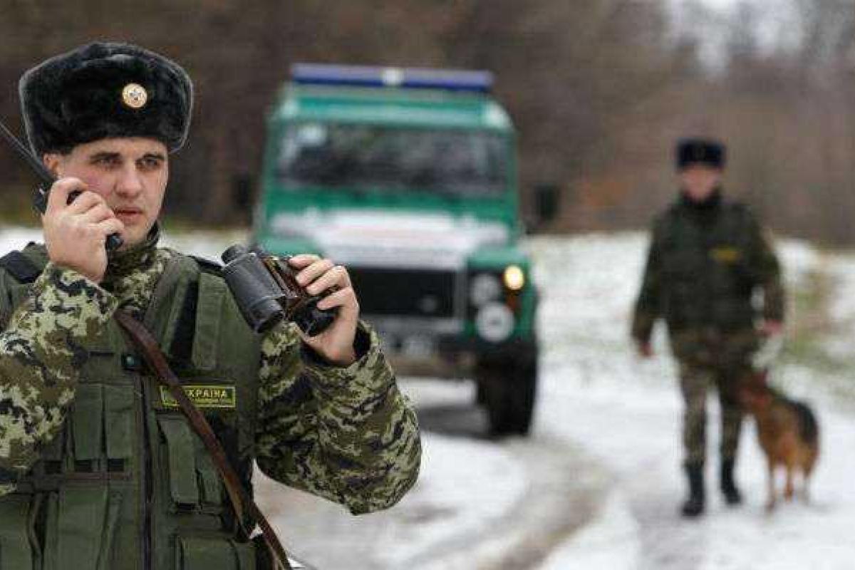 На КПП «Березовое» пограничники спасли мужчину, которого обстреляли террористы На КПП «Березовое» пограничники спасли мужчину, которого обстреляли террористы