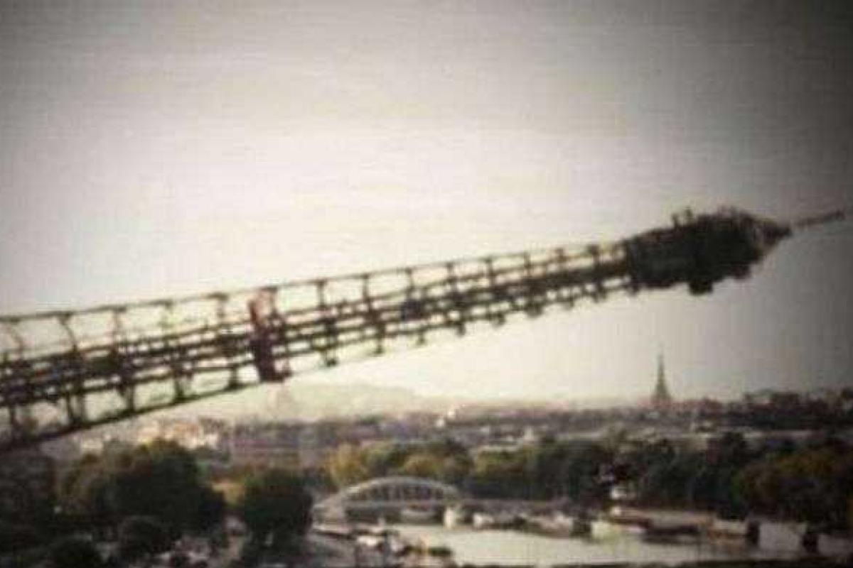 Террористы ИГИЛ угрожают Парижу падением Эйфелевой башни Террористы ИГИЛ угрожают Парижу падением Эйфелевой башни