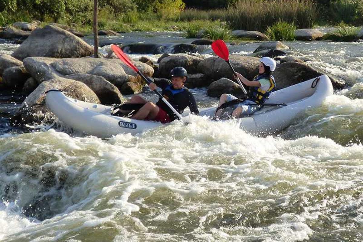В Украине выпустили самую быстроходную надувную байдарку В Украине выпустили самую быстроходную надувную байдарку