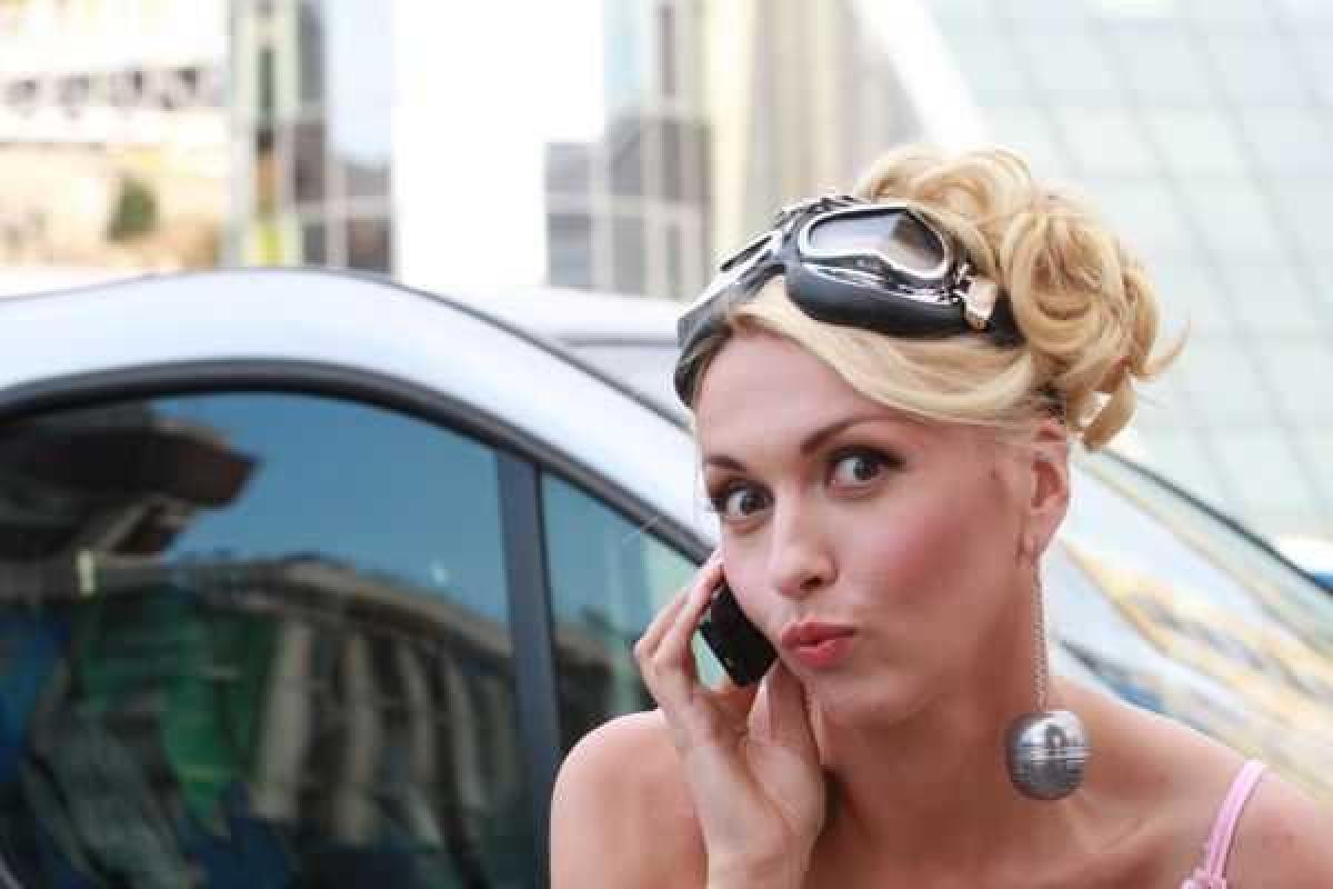 Суперблондинка Оля Полякова потрясла общественность великолепным бюстом