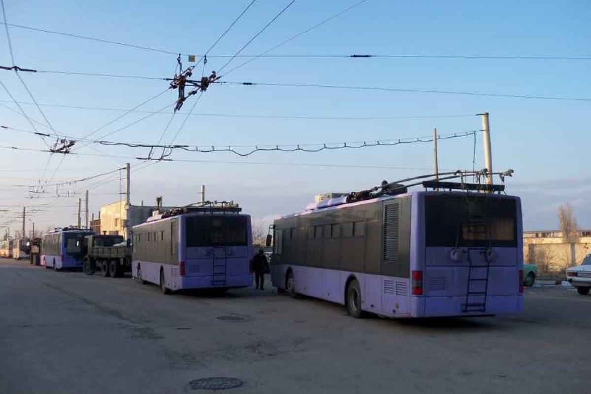 В Севастополе остановлено движение троллейбусов В Севастополе остановлено движение троллейбусов