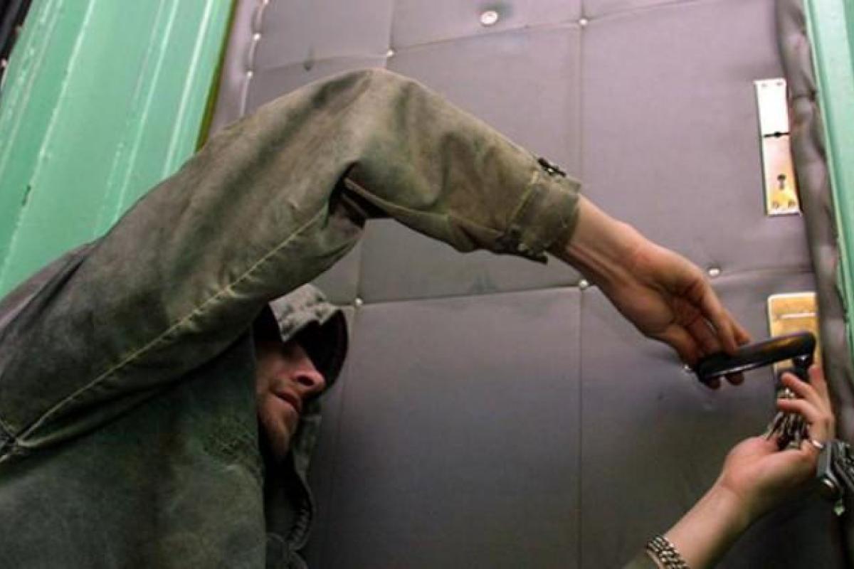 В Ужгороде вычислили квартирного домушника В Ужгороде вычислили квартирного домушника