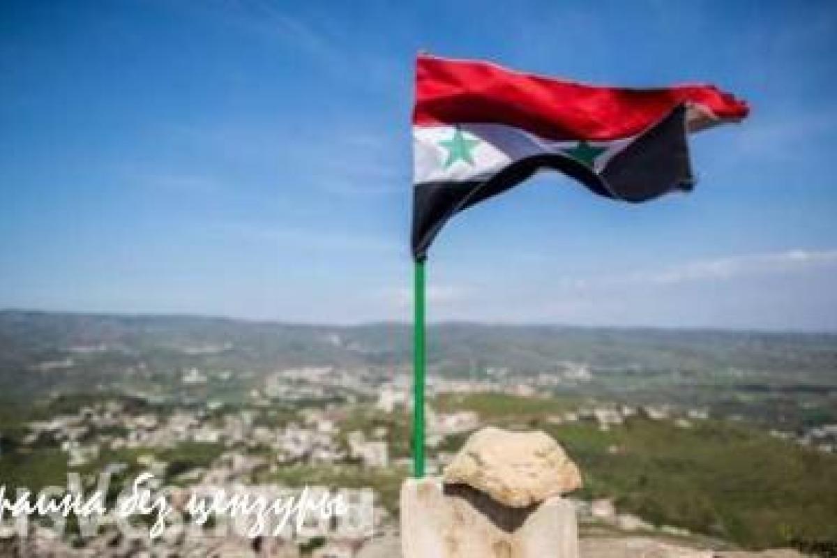 В Сирии взорвались три автомобиля, есть жертвы среди мирного населения В Сирии взорвались три автомобиля, есть жертвы среди мирного населения