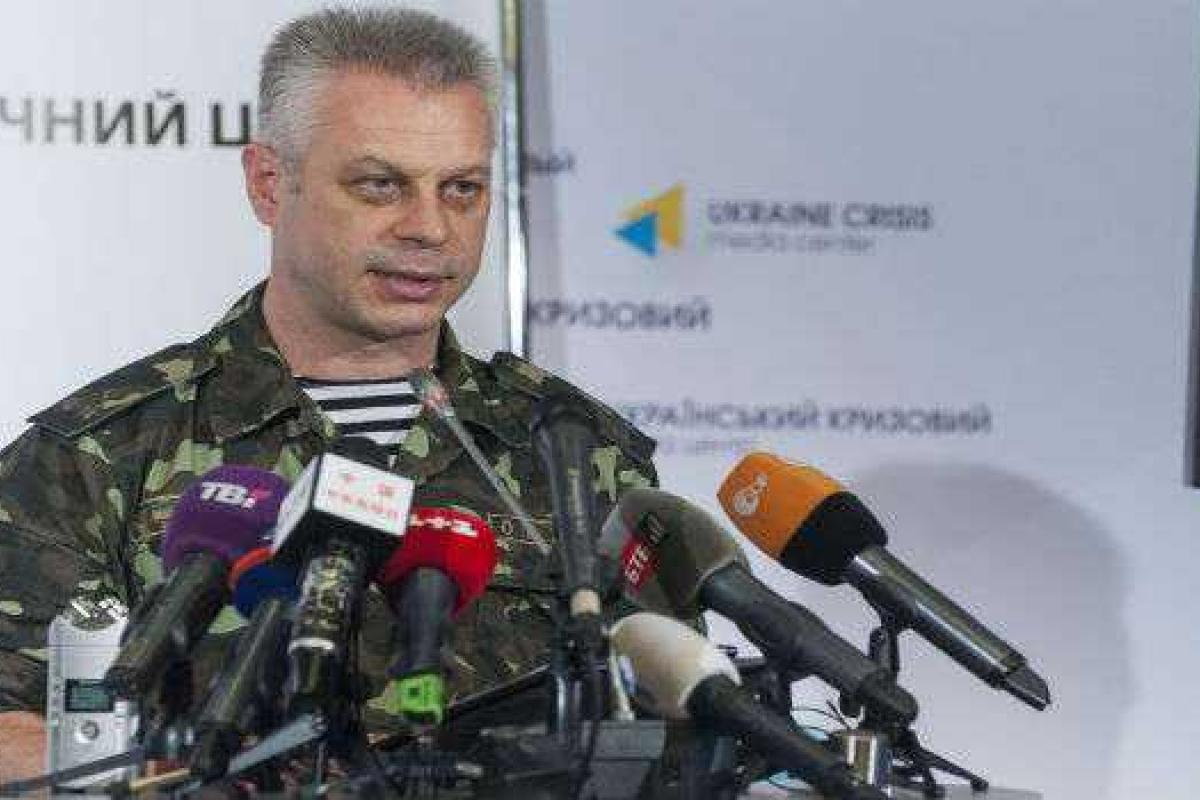 В районе Донецкого аэропорта обстрелы до сих пор продолжаются, - Лысенко В районе Донецкого аэропорта обстрелы до сих пор продолжаются, - Лысенко