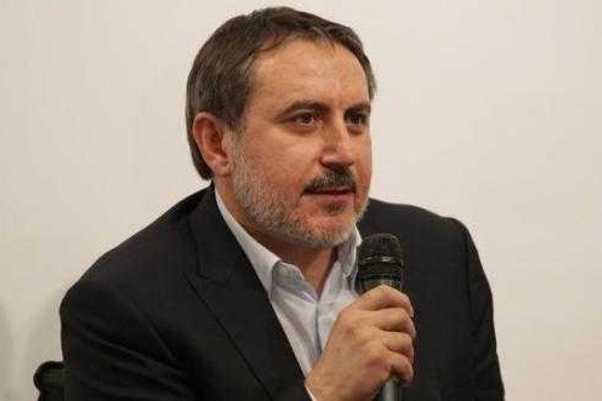 Ислямов заявил, что активисты снимают гражданскую блокаду Крыма Ислямов заявил, что активисты снимают гражданскую блокаду Крыма