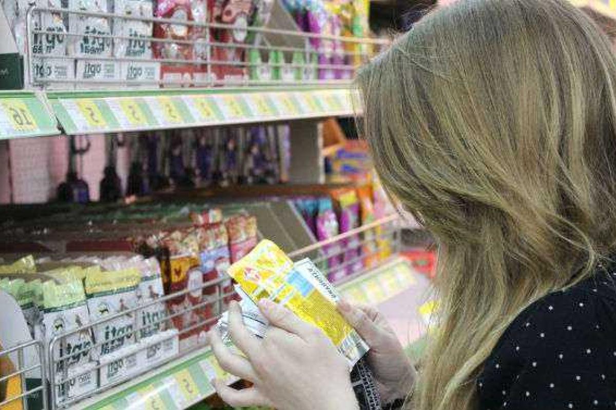 Жительница Донецка шокирована «изобилием» на полках магазина в Запорожье