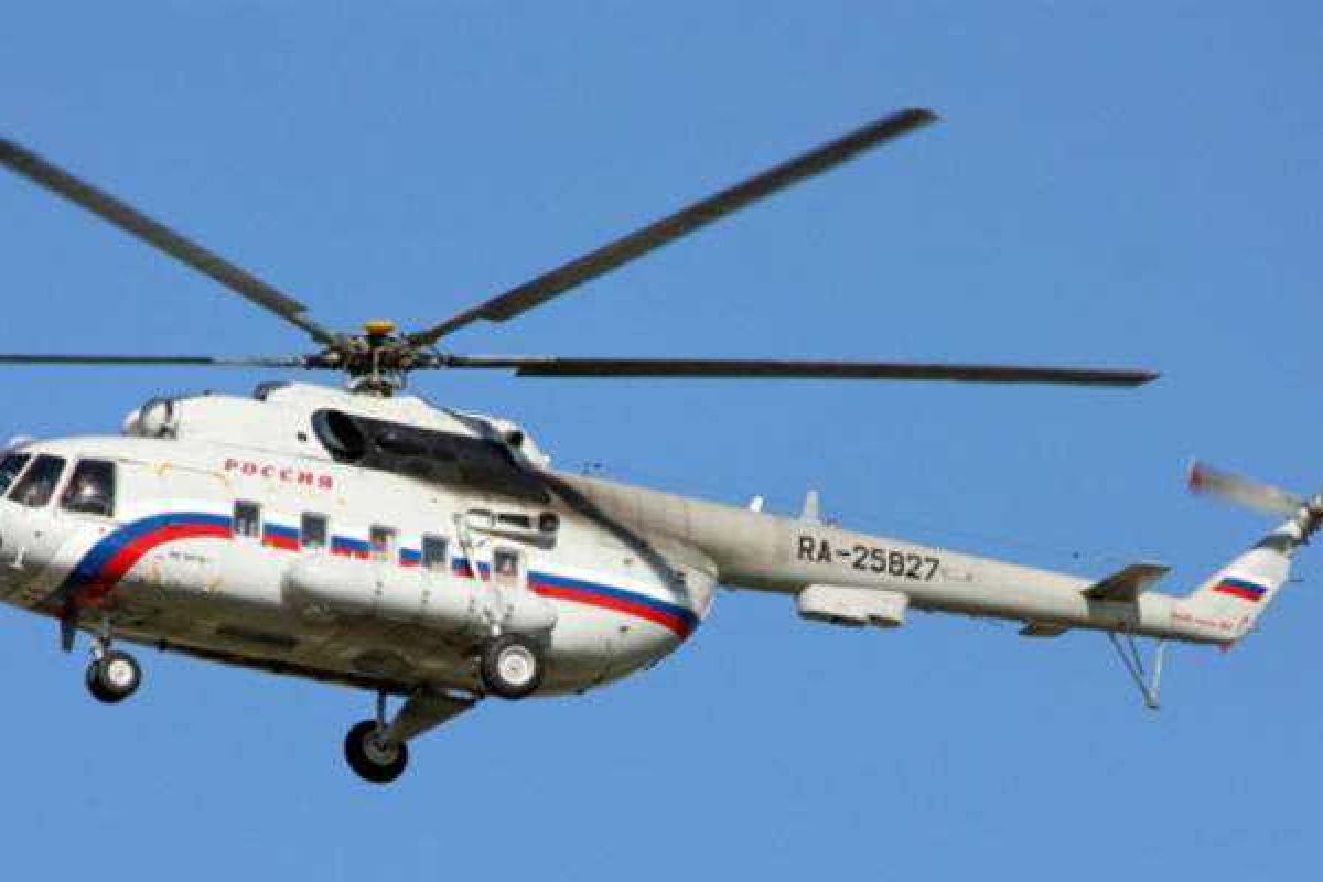 Российский вертолет замечен на админгранице Херсонщины с Крымом