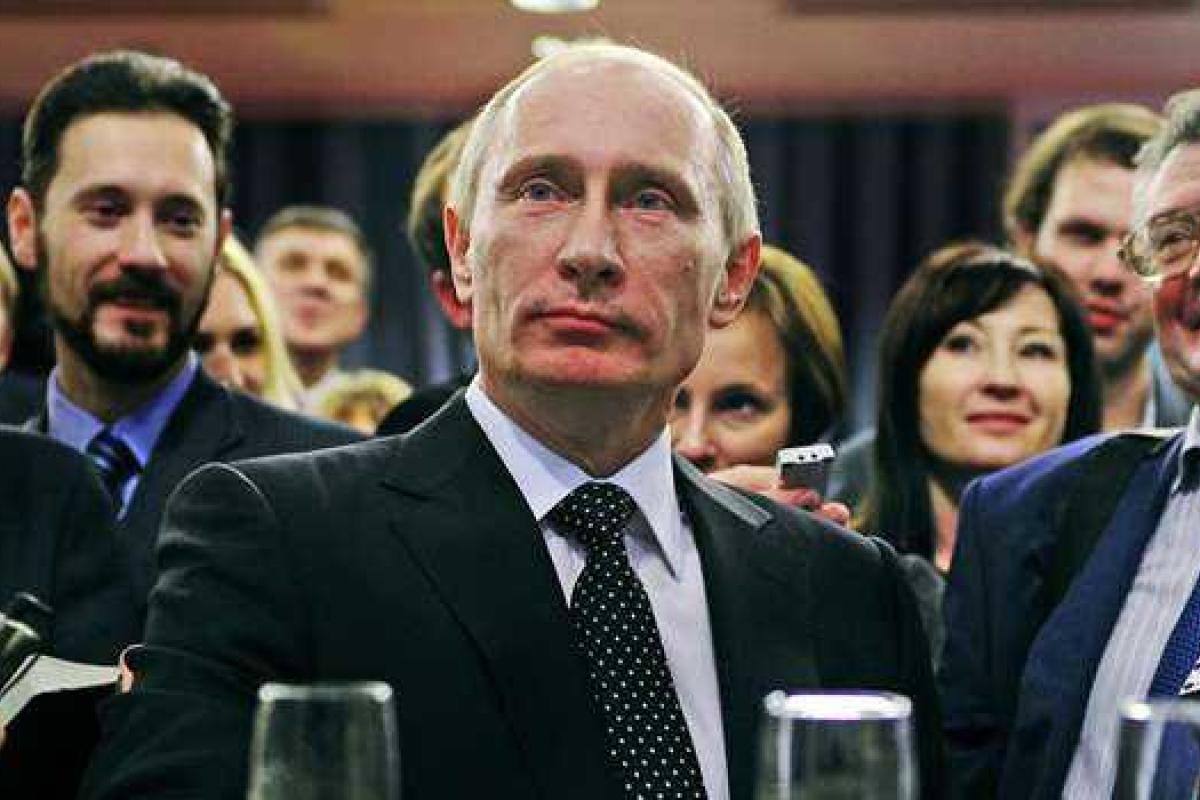 В Сиднее новогоднюю елку украсили лентой с надписью «PUTIN KHUYLO». Видео В Сиднее новогоднюю елку украсили лентой с надписью «PUTIN KHUYLO». Видео