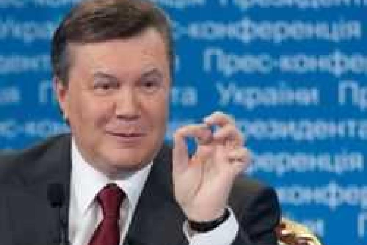 Аваков: Полиция обнаружила крупнейший архив семьи Януковича Аваков: Полиция обнаружила крупнейший архив семьи Януковича