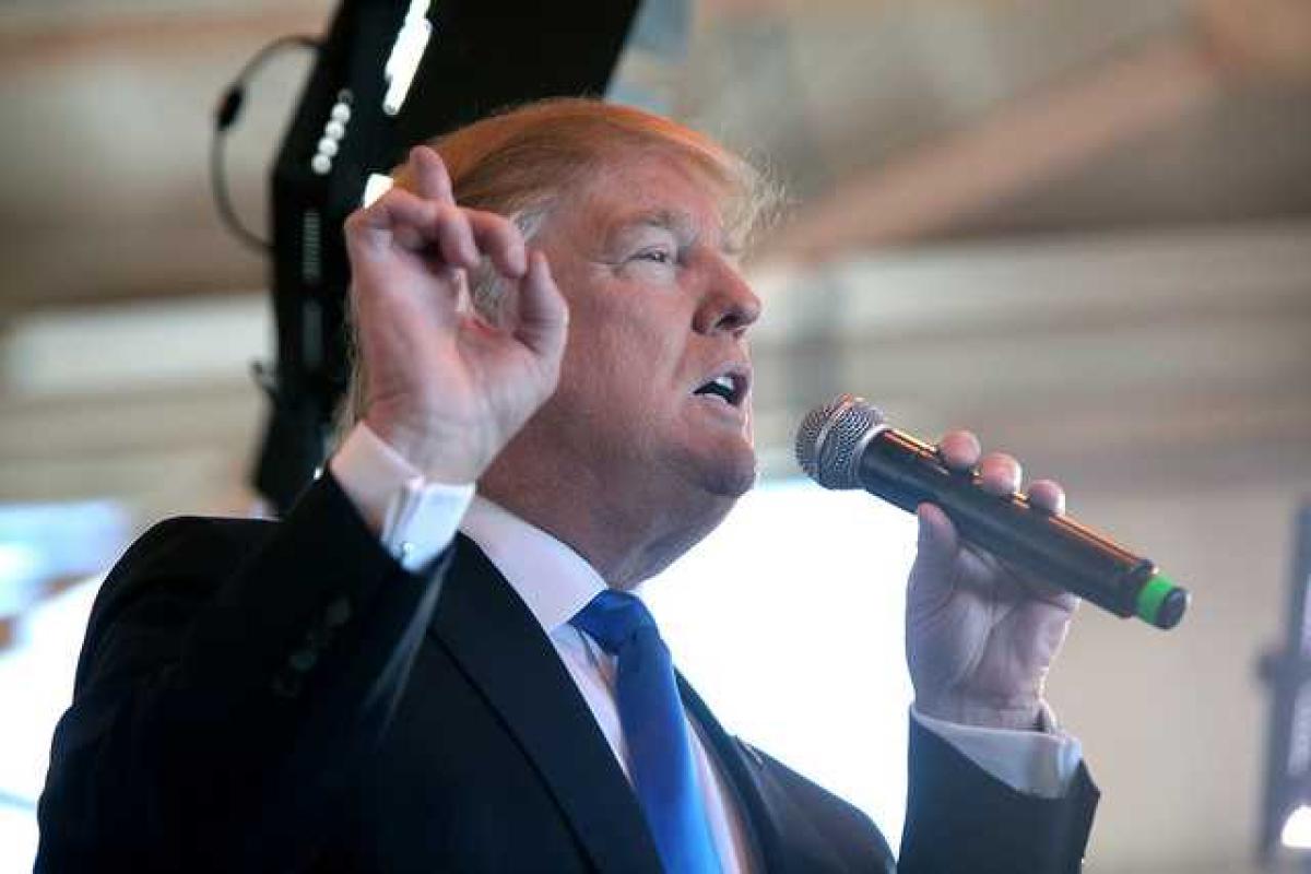 Меня поддержат, даже если я начну расстреливать людей, - Трамп Меня поддержат, даже если я начну расстреливать людей, - Трамп