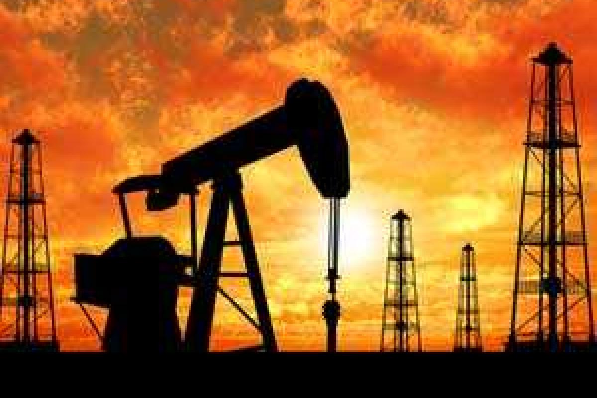 Цены на нефть упали ниже 33 долл. за баррель Цены на нефть упали ниже 33 долл. за баррель