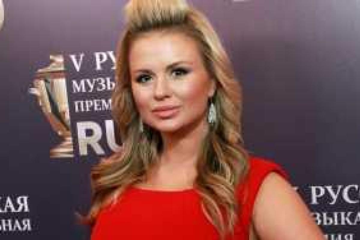 Анна Семенович показала свою настоящую фигуру Анна Семенович показала свою настоящую фигуру