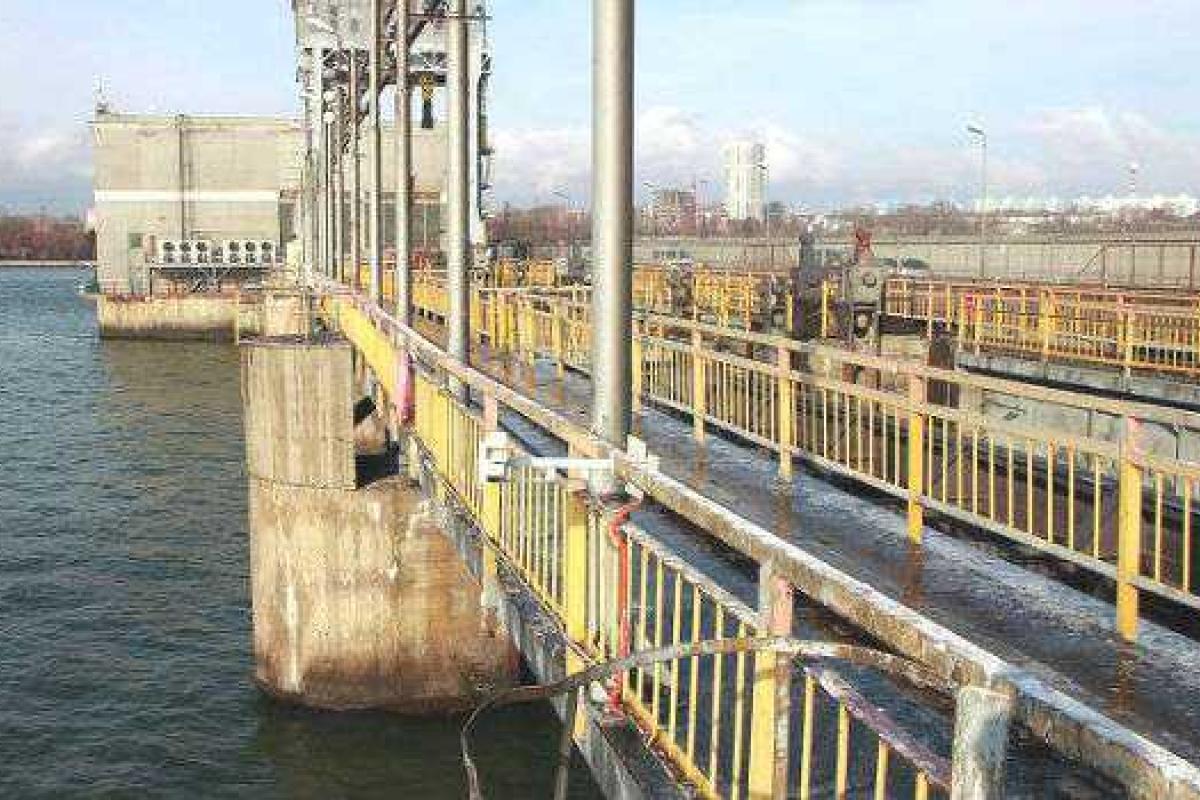 В Новосибирске из-за сообщения о бомбе на ГЭС эвакуировано около ста человек