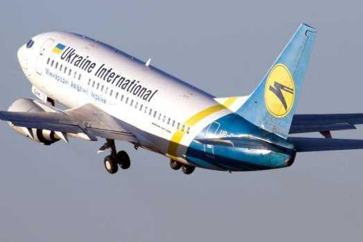 Во Львове совершил аварийную посадку Boeing-737-800 Во Львове совершил аварийную посадку Boeing-737-800