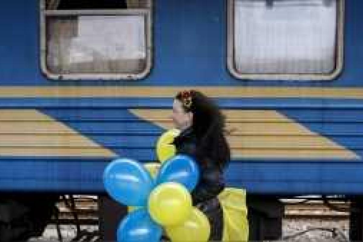 Игнатьев рассказал о том, как в Россию до сих пор ездит украинский поезд "Симферополь-Москва" Игнатьев рассказал о том, как в Россию до сих пор ездит украинский поезд "Симферополь-Москва"