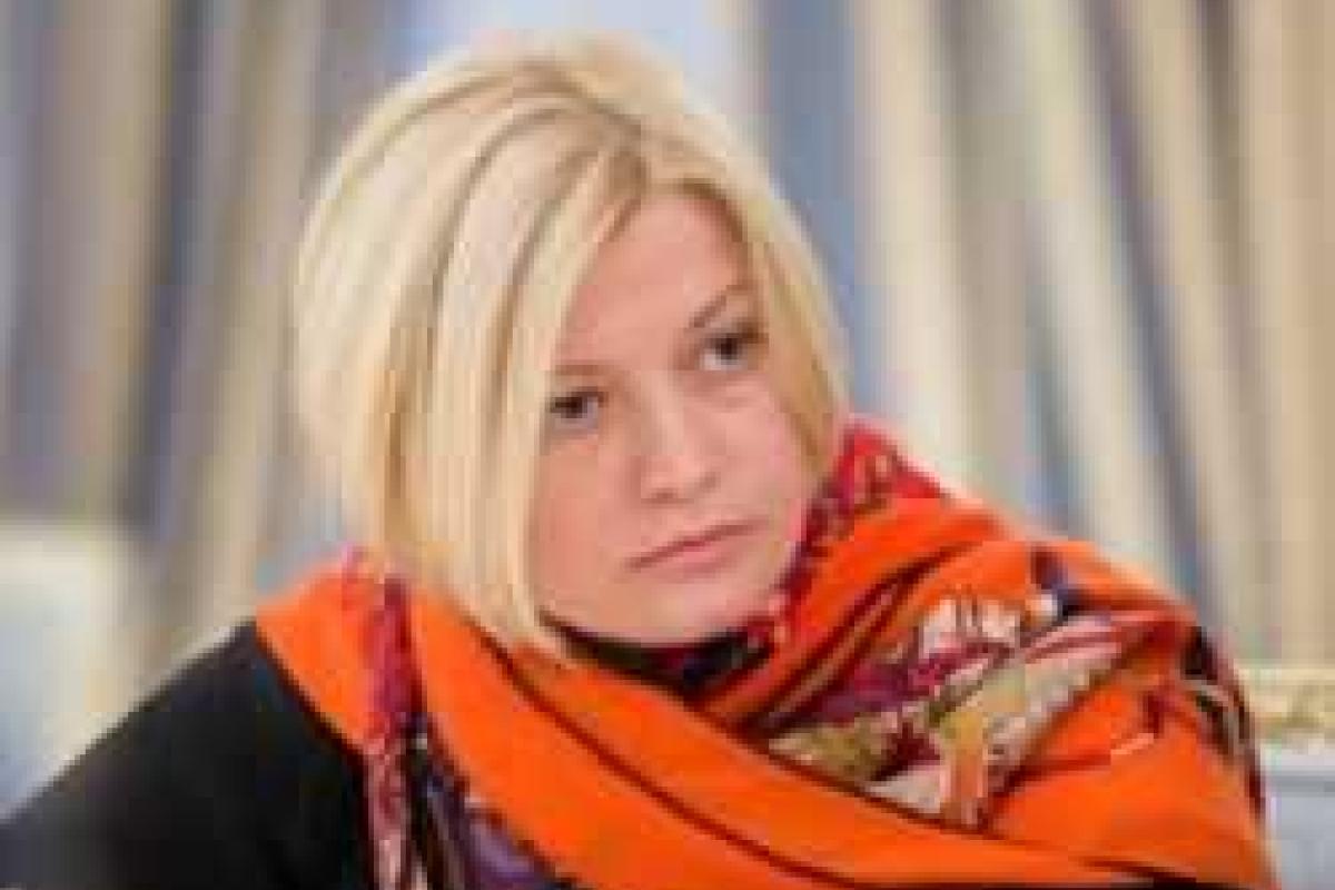 Нардеп обвинила сепаратистов "ЛНР" в издевательствах над чувствами родственников пленных бойцов Нардеп обвинила сепаратистов "ЛНР" в издевательствах над чувствами родственников пленных бойцов