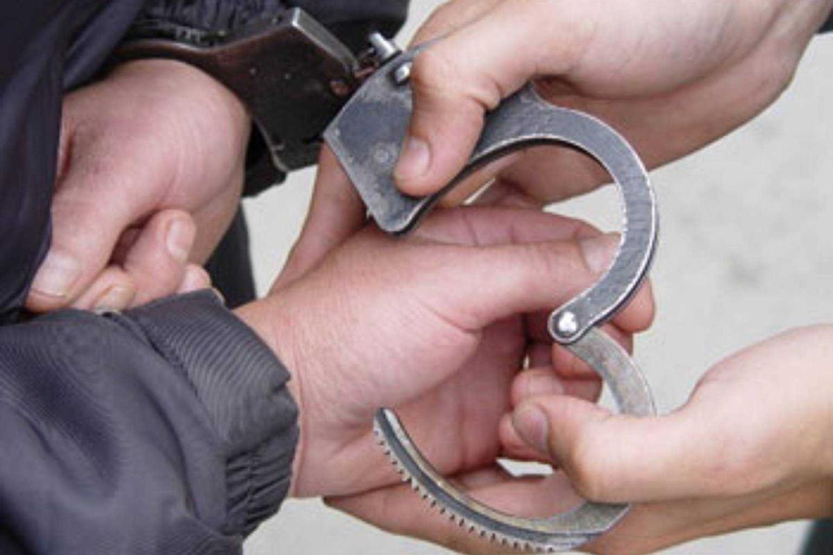 Турецкая полиция задержала трех россиян по подозрению в связях с ИД Турецкая полиция задержала трех россиян по подозрению в связях с ИД