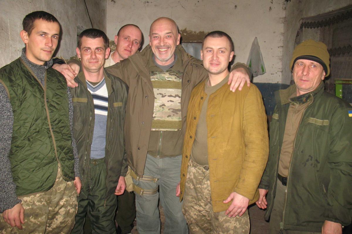 Тука поздравил с Рождеством Христовым бойцов батальона «Луганск-1» Тука поздравил с Рождеством Христовым бойцов батальона «Луганск-1»