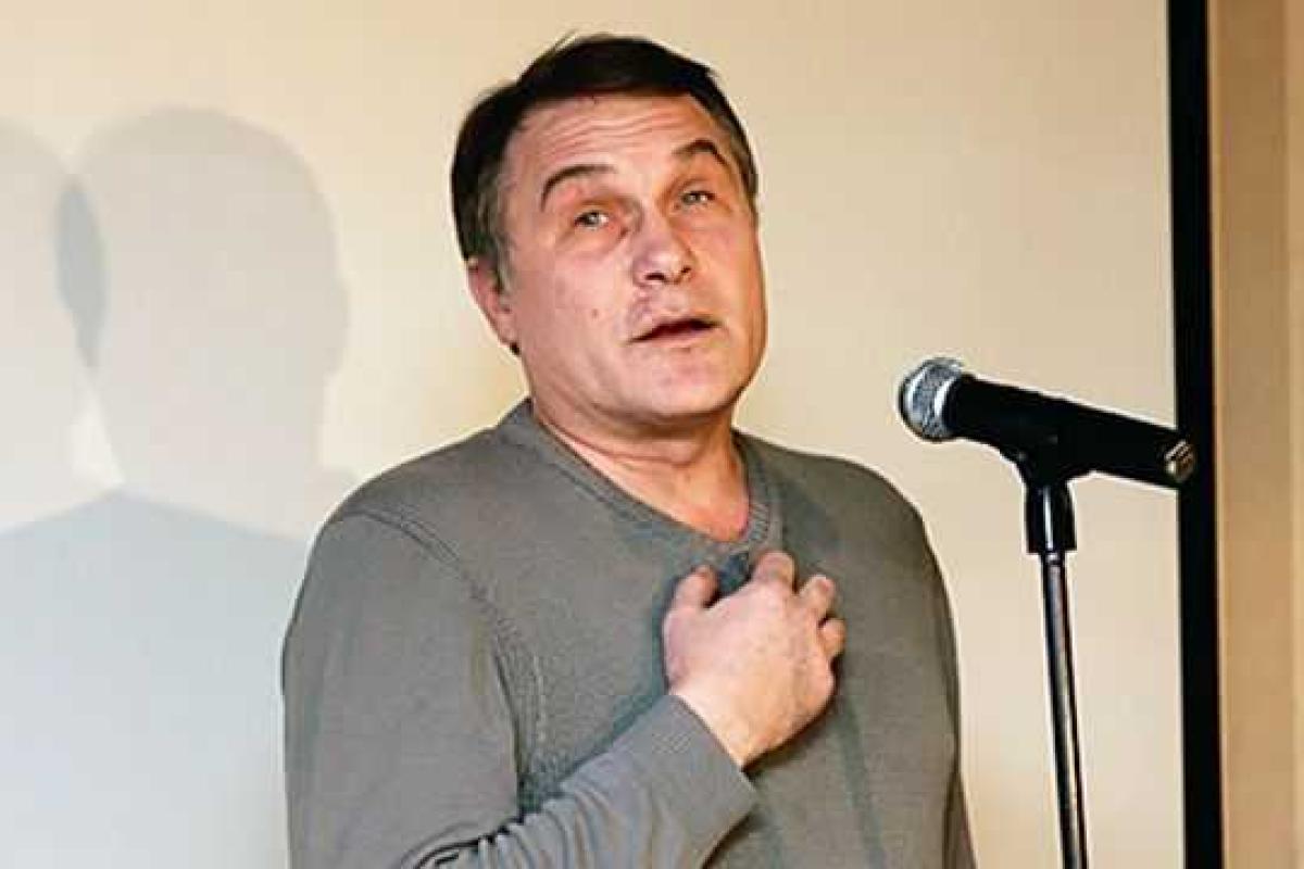 В Москве ограбили известного режиссера и актера Александра Кирющенко В Москве ограбили известного режиссера и актера Александра Кирющенко