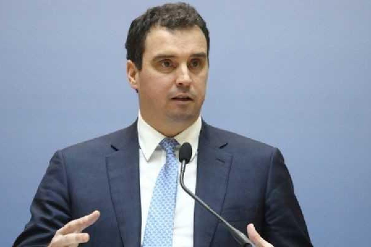Айварас Абромавичус должен оставаться на своем посту, - Порошенко Айварас Абромавичус должен оставаться на своем посту, - Порошенко