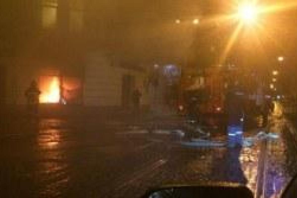Во Львове ночью неизвестные подожгли "Сбербанк России" Во Львове ночью неизвестные подожгли "Сбербанк России"