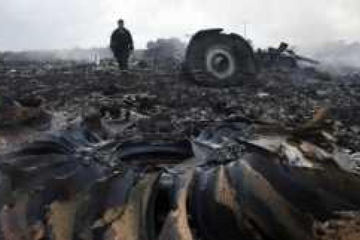 Родственники погибших пассажиров рейса МН17 подали судебный иск к Игорю Гиркину Родственники погибших пассажиров рейса МН17 подали судебный иск к Игорю Гиркину
