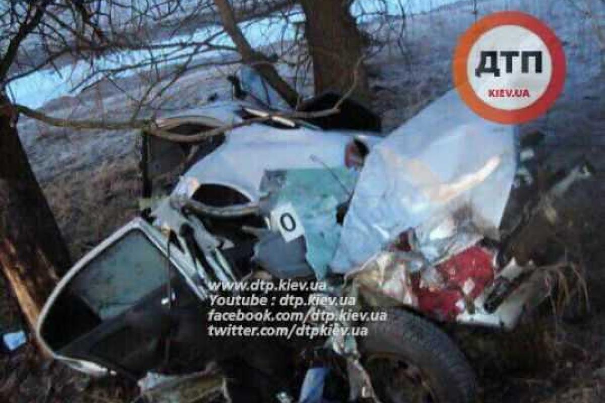 В Черниговской области произошло жуткое ДТП, трое погибло, двое в тяжелом состоянии В Черниговской области произошло жуткое ДТП, трое погибло, двое в тяжелом состоянии