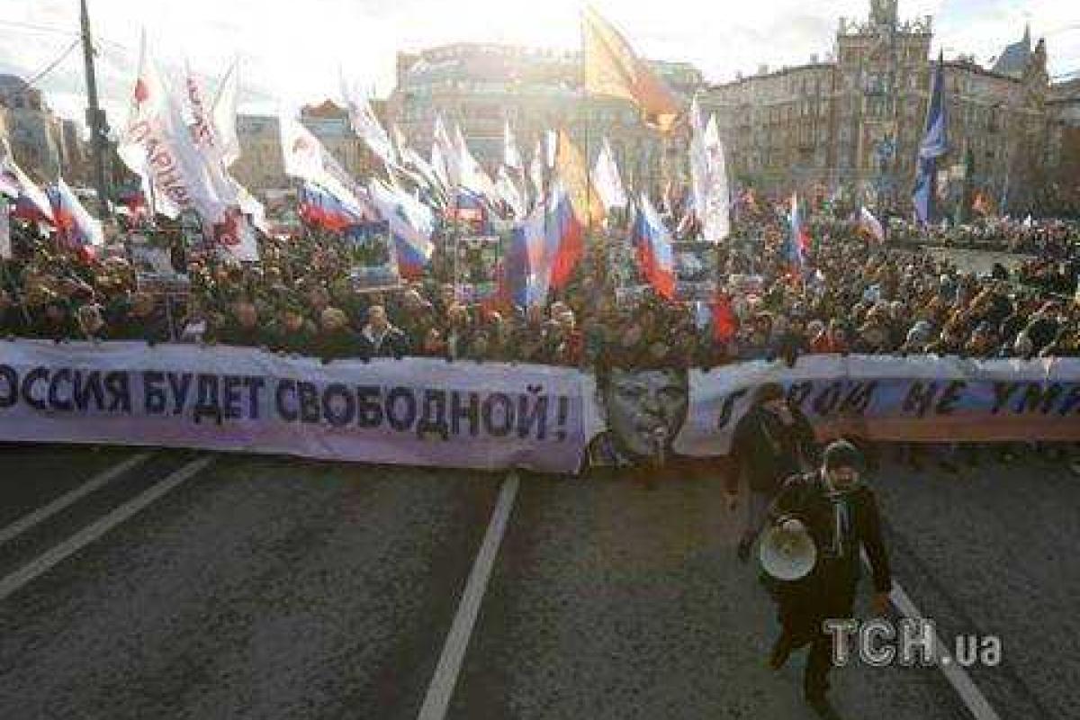 В Москве прошел марш памяти Немцова: москвичи выступили против аннексии Крыма и российской агрессии на Донбассе В Москве прошел марш памяти Немцова: москвичи выступили против аннексии Крыма и российской агрессии на Донбассе