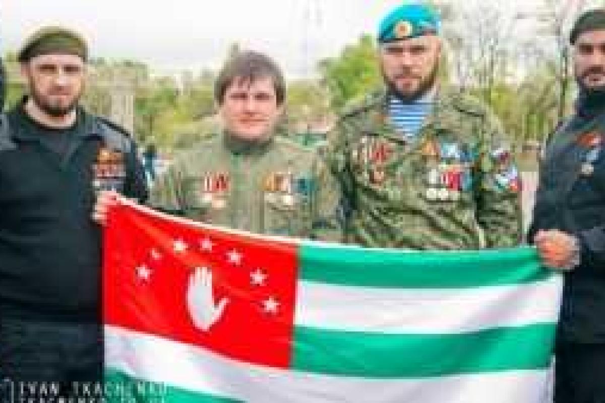 Стало известно, кто воюет в Донбассе в составе батальона "Пятнашка" Стало известно, кто воюет в Донбассе в составе батальона "Пятнашка"