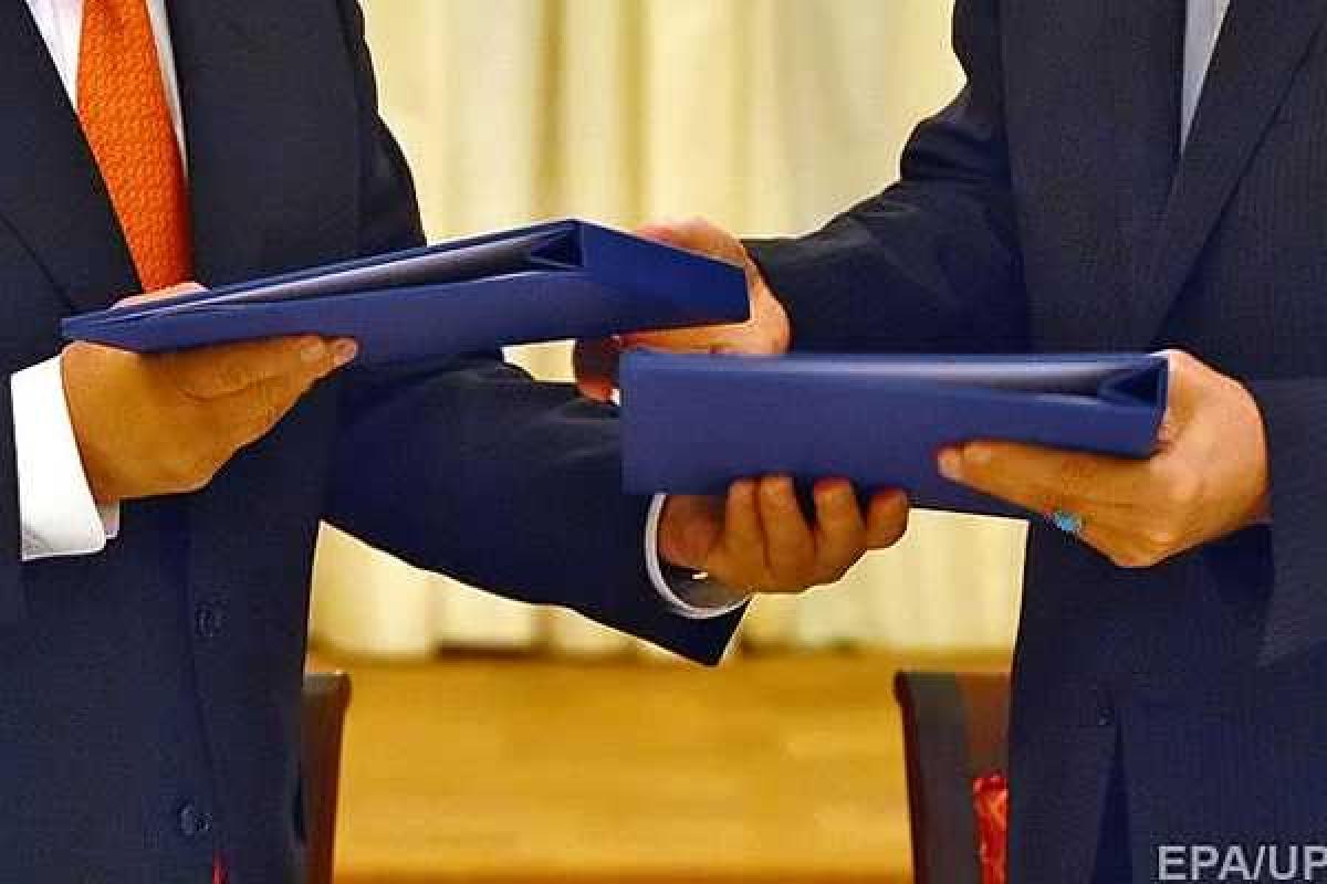 Ирану вернули 100 миллиардов долларов Ирану вернули 100 миллиардов долларов