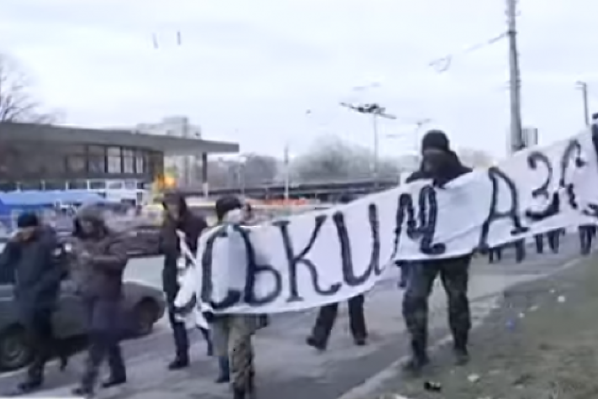 Активисты устроили российским компаниям "кровавую" субботу