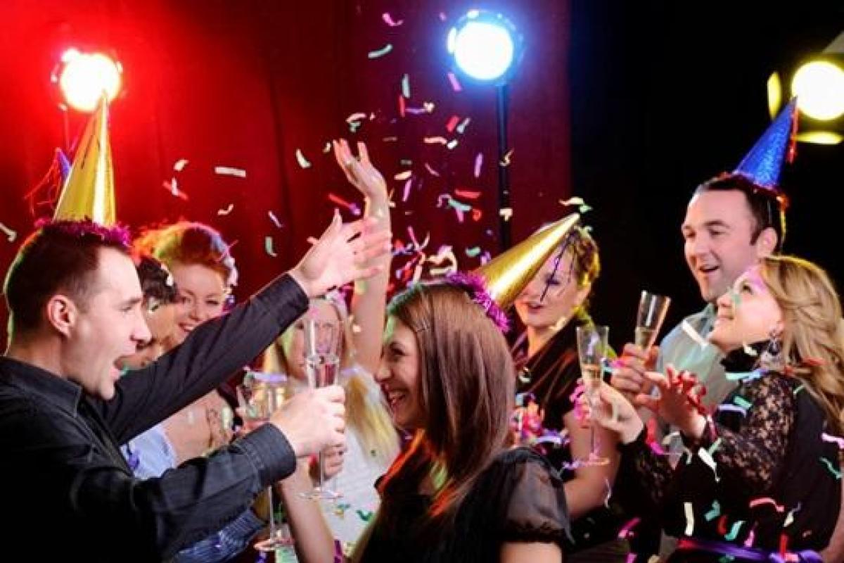 ТОП-3 идеи для вечеринки на Новый Год 2018 ТОП-3 идеи для вечеринки на Новый Год 2018