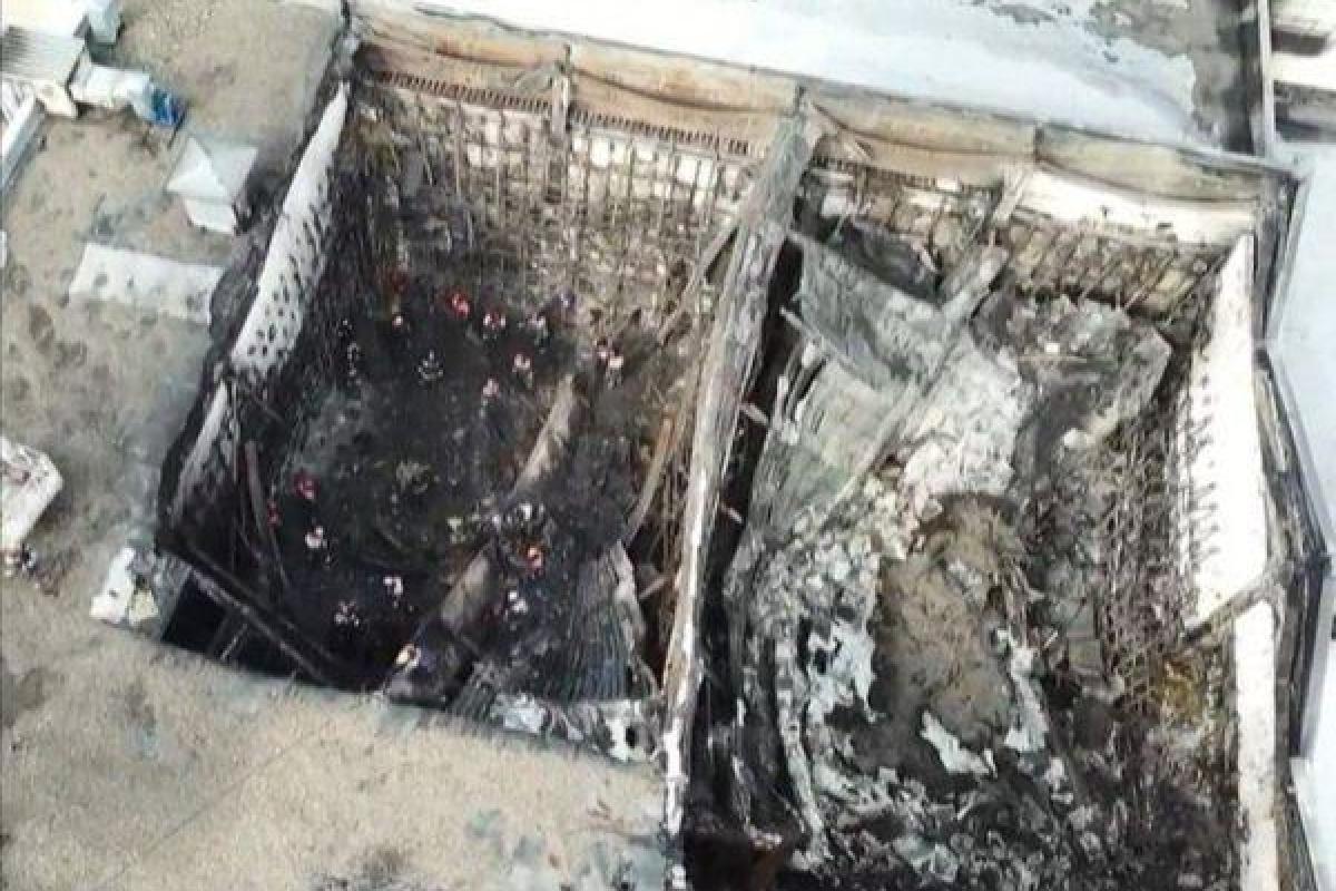Внутри кемеровского ТЦ прорвало трубопровод, есть угроза обрушения здания Внутри кемеровского ТЦ прорвало трубопровод, есть угроза обрушения здания
