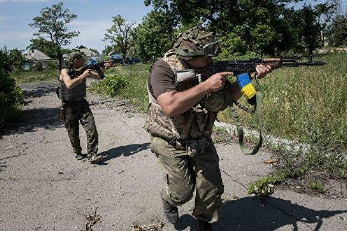 На Донбасс пошли первые антиснайперские комплексы, - Порошенко На Донбасс пошли первые антиснайперские комплексы, - Порошенко