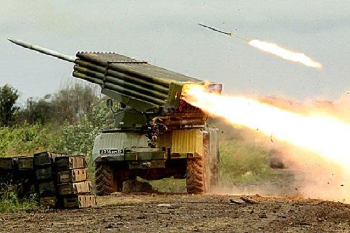 Под Мариуполем боевики открыли огонь из "Градов" - штаб АТО Под Мариуполем боевики открыли огонь из "Градов" - штаб АТО