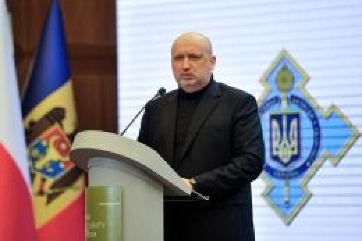 Турчинов: Путин готов задействовать в войне против Украины 260-тысячное войско Турчинов: Путин готов задействовать в войне против Украины 260-тысячное войско