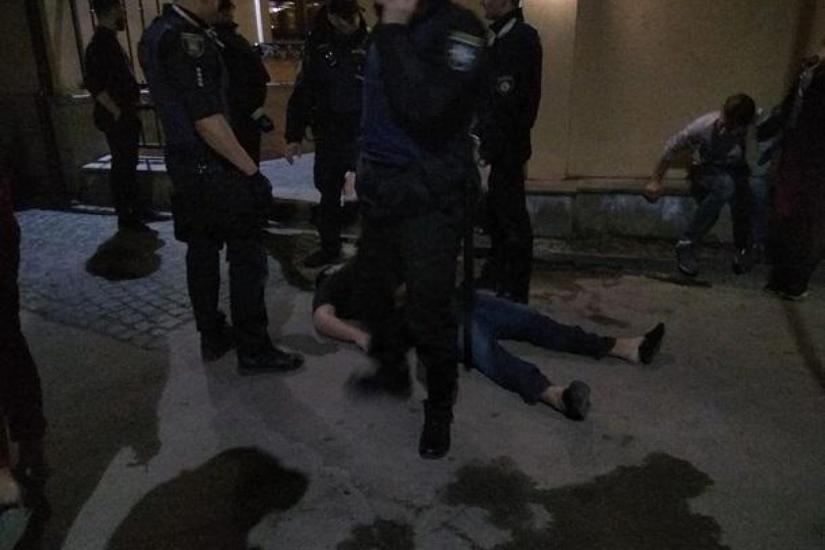Во Львове охранники ресторана избили мужчину до смерти Во Львове охранники ресторана избили мужчину до смерти