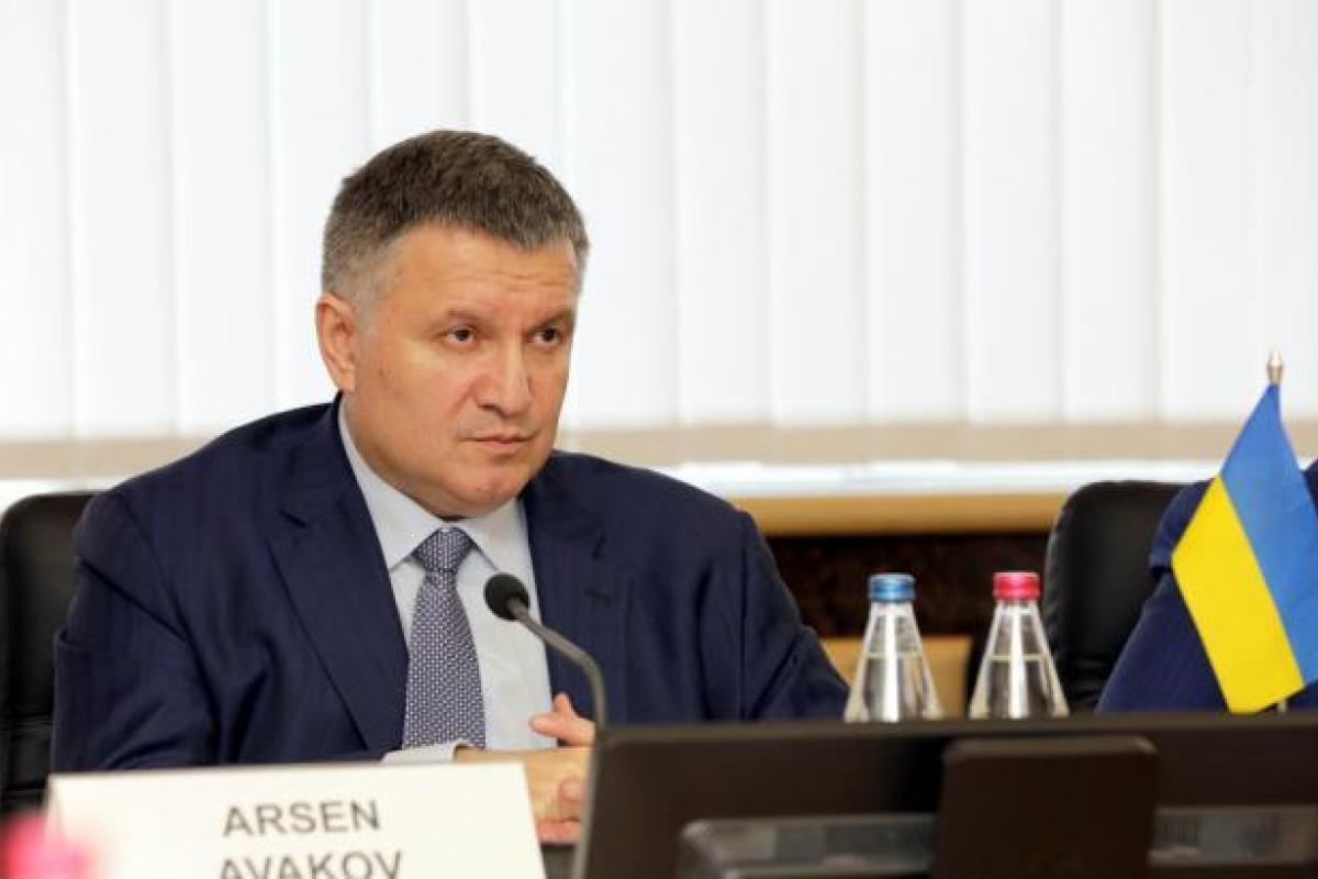 Аваков призвал своих подчиненных готовиться к освобождению Донбасса Аваков призвал своих подчиненных готовиться к освобождению Донбасса