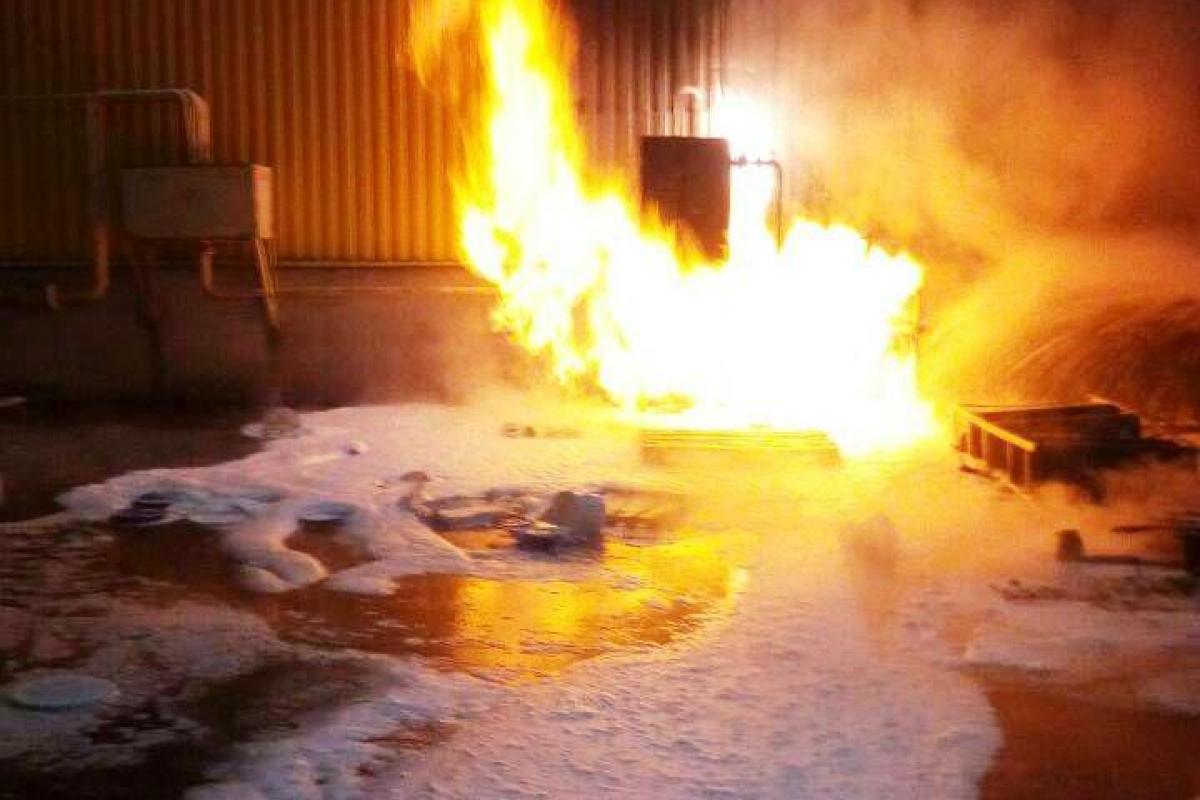 В Запорожье ночью загорелся супермаркет В Запорожье ночью загорелся супермаркет