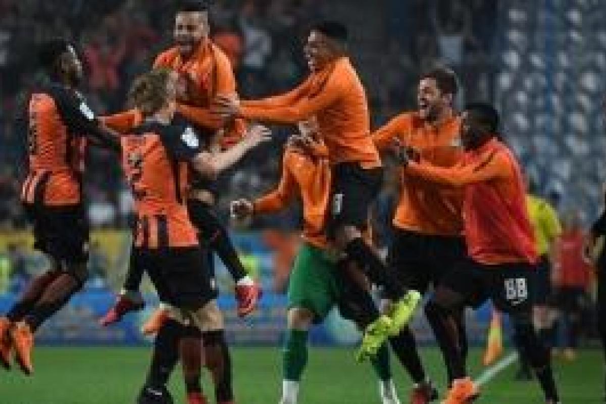 Футболисты донецкого "Шахтера" обыграли киевское "Динамо" со счетом 2:0