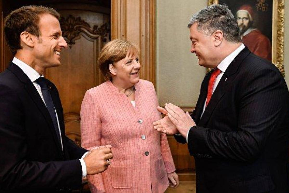 Порошенко рассказал, о чем договорился с Макроном и Меркель Порошенко рассказал, о чем договорился с Макроном и Меркель