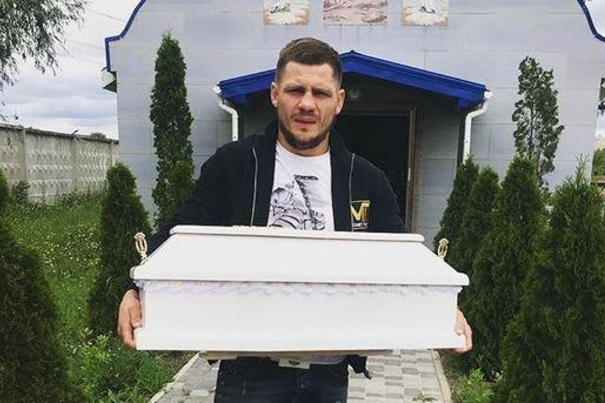 "Вечный ангел": У знаменитого украинского боксера умер новорожденный сын "Вечный ангел": У знаменитого украинского боксера умер новорожденный сын