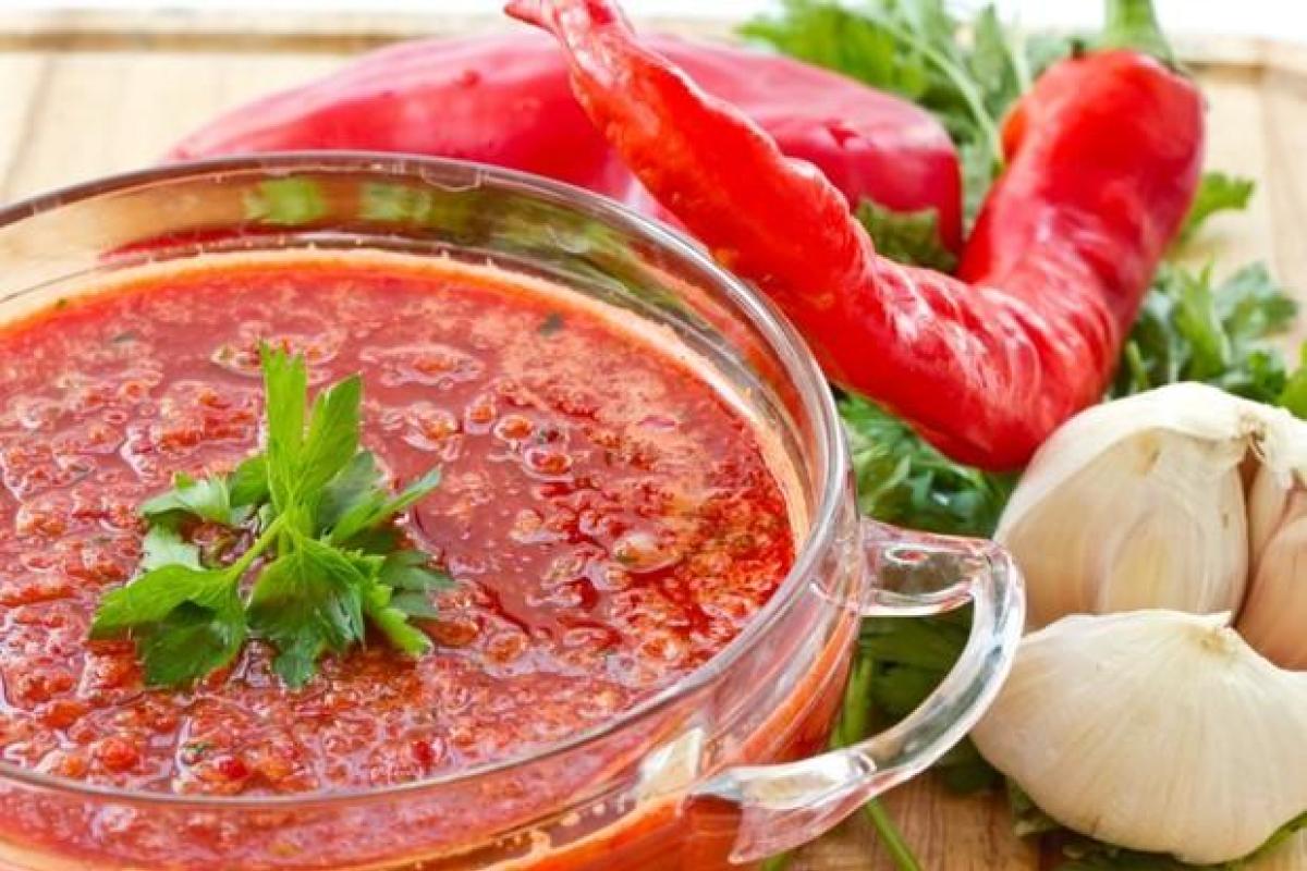 Рецепт вареной и сырой аджики на зиму Рецепт вареной и сырой аджики на зиму