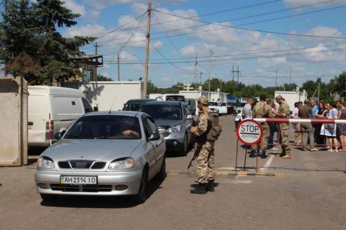 На КПВВ «Майорское» ввели режим «Красный»: пропуск людей приостановлен
