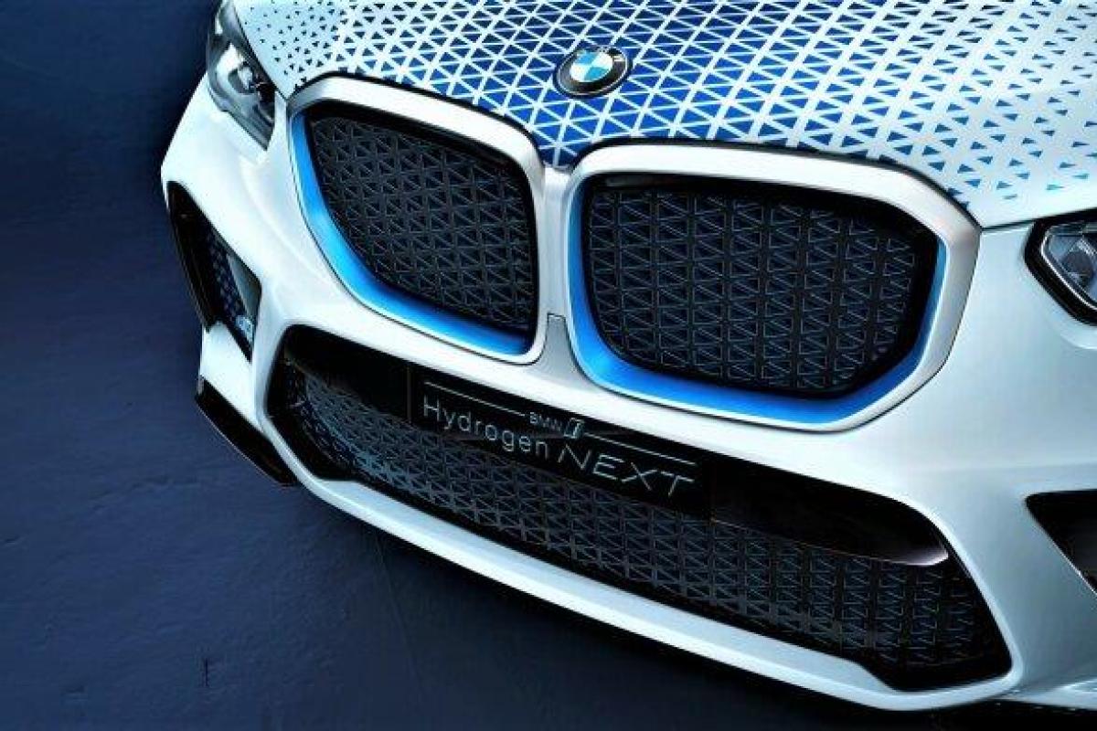 Компании BMW решила "посадить" автомобиль на воду